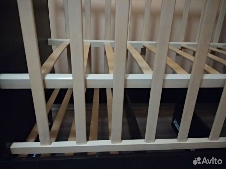 Детская кроватка трансформер с маятником