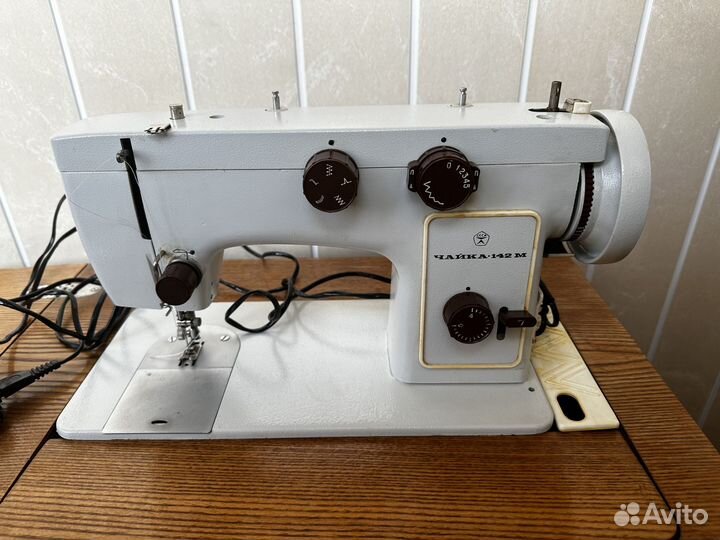 Электрическая Швейная машина Чайка 142 М