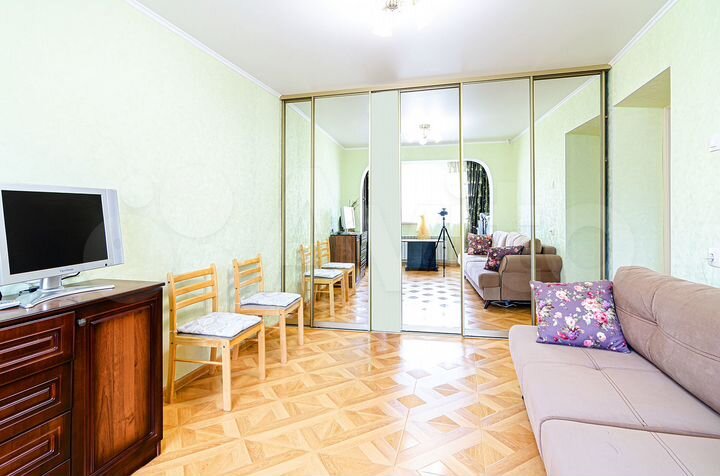 2-к. квартира, 68 м², 2/10 эт.