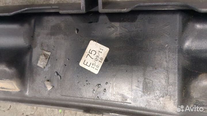 Решетка радиатора Renault Master 2010, 2011