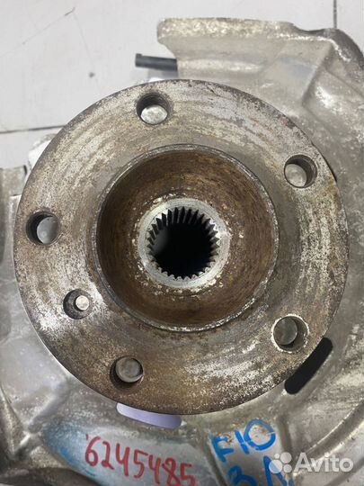 Кулак задний левый