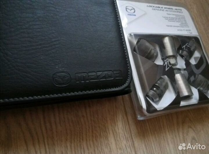 Оригинал секретки Mazda 410077692R