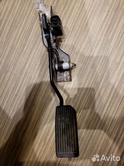 Педаль газа nissan almera Classic