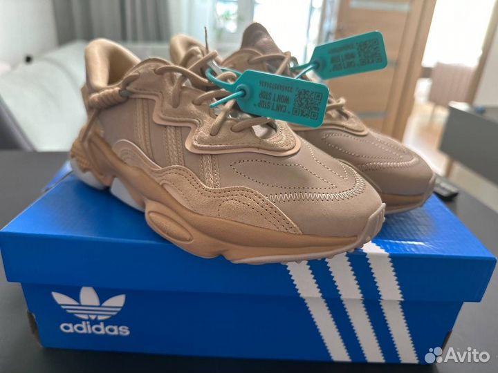 Кроссовки adidas ozweego женские