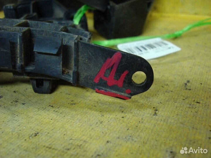 Крепление бампера Honda Fit GE6 (Переднее)