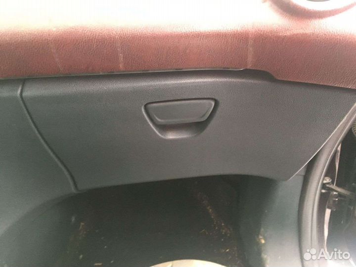 Бардачок Ford Fiesta MK6