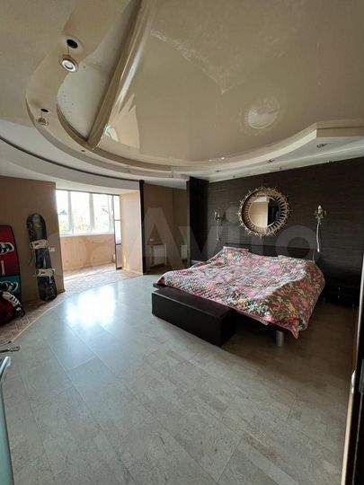 3-к. квартира, 103 м², 4/5 эт.