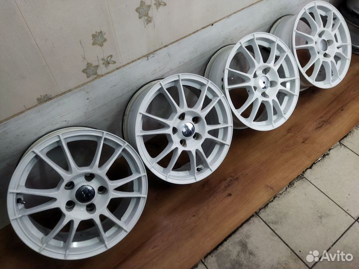 111) К-кт дисков литых R16 5х114,3/67,1/38