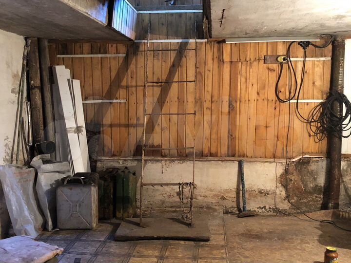 Гараж, > 30 м²