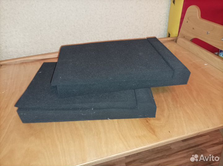 Подставки под студийные мониторы