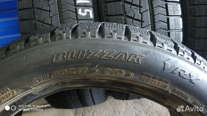 Bridgestone Blizzak VRX 215/50 R17 100Q