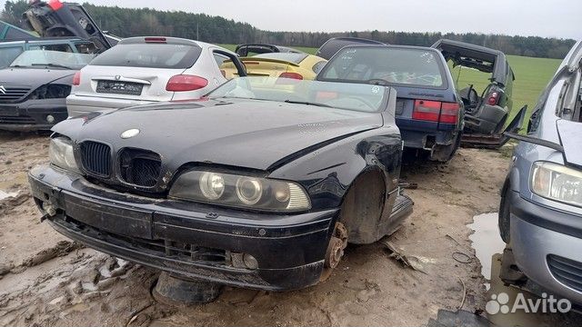 Клык бампера передний правый BMW 5 серия E39 реста