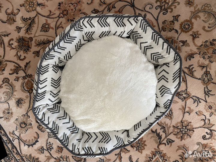 Лежанка для собак