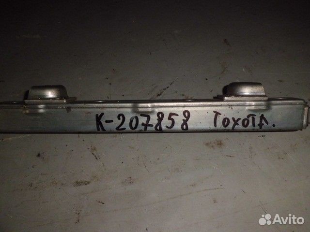Рейка топливная (рампа) (Toyota Corolla)