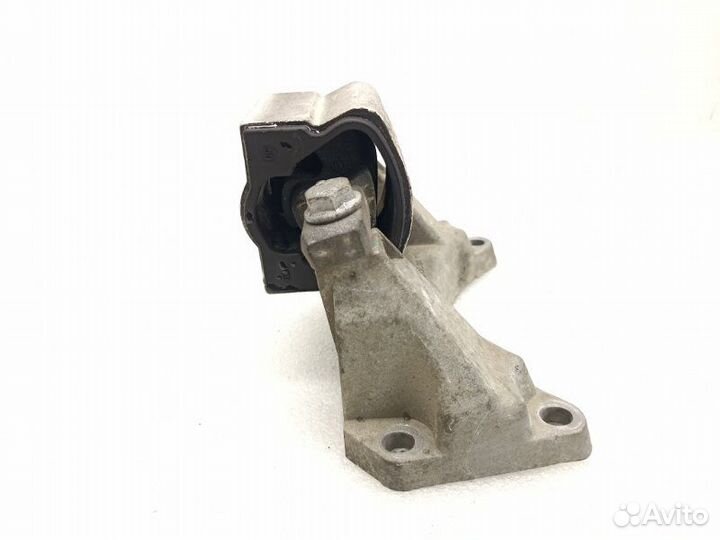 Кронштейн кпп Mercedes-Benz C-Class W204 1.8