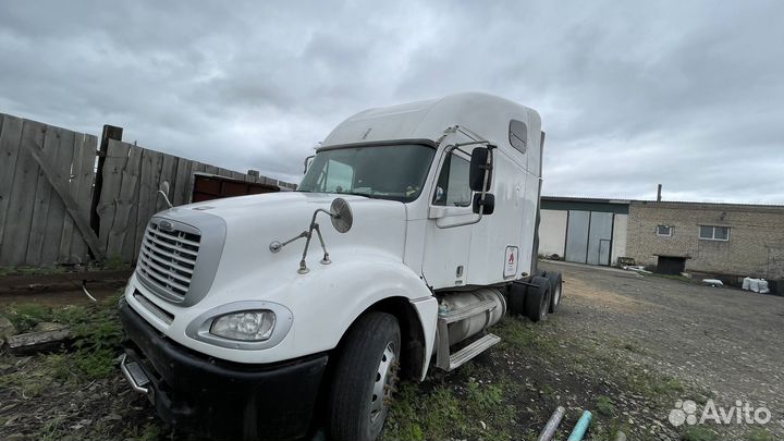 Freightliner Columbia, 2004
