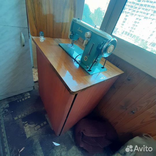 Швейная машинка LADA 236