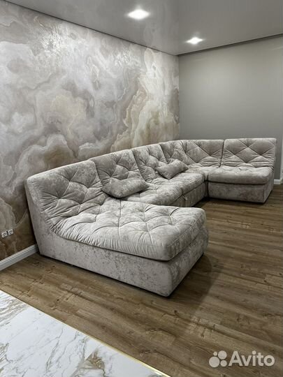 Большой угловой диван