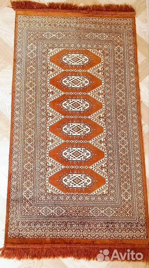 Ковер прикроватный