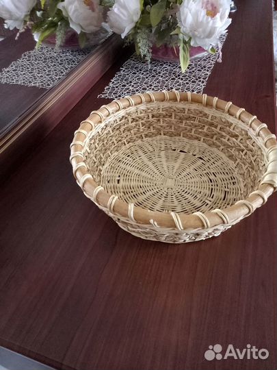 Плетенная корзина из ивы