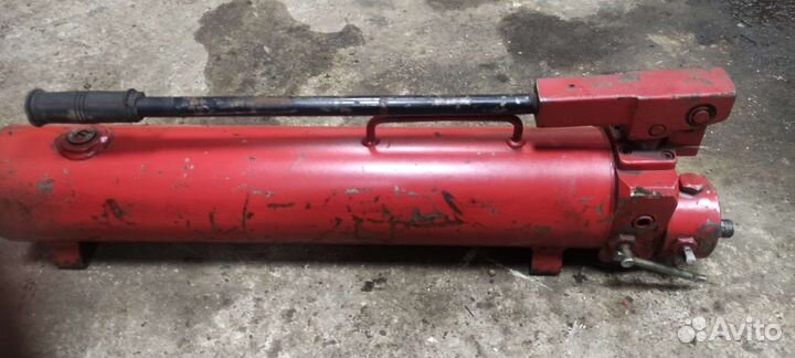 Ручной гидравлический насос