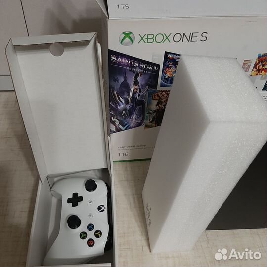 Xbox ONE S 1тб. (состояние нового )