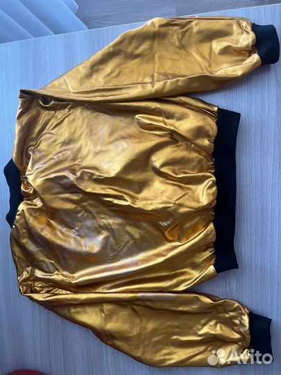 Золотой бомбер