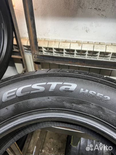 Kumho Ecsta HS52 215/65 R17 99V