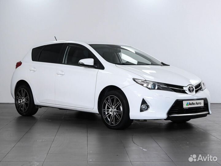 Toyota Auris 1.6 CVT, 2013, 132 690 км