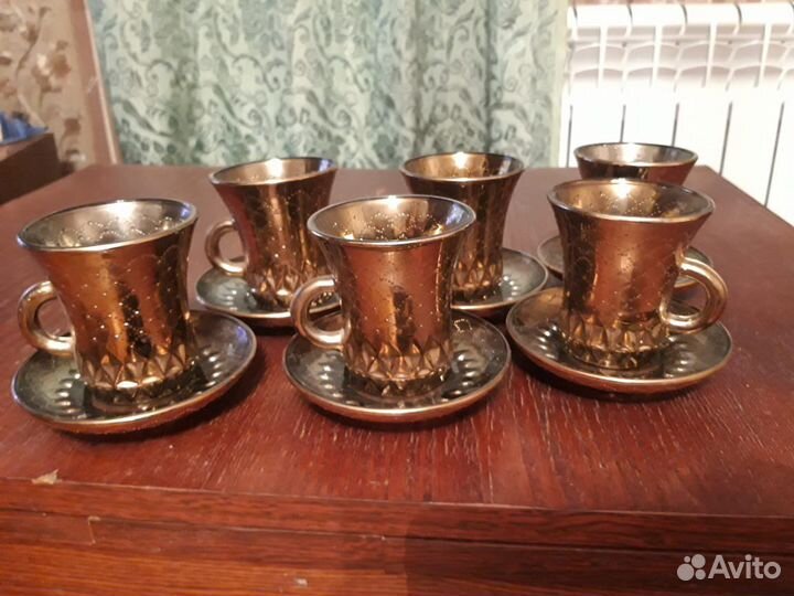 Красивый чайный и кофейный сервизы