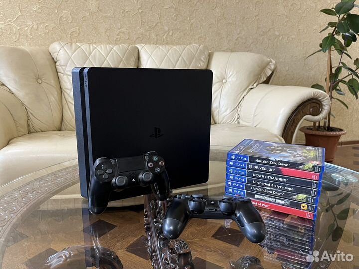 Sony Playstation 4 slim + много игр