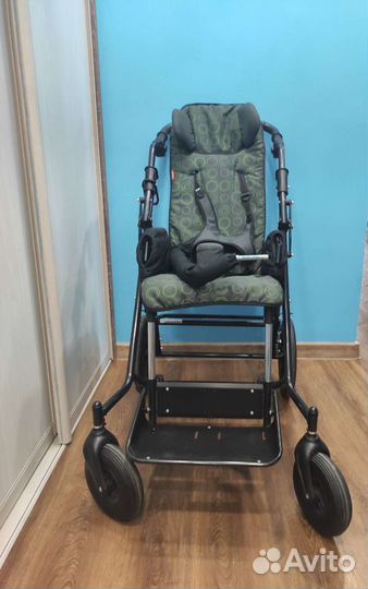 Детская инвалидная коляска