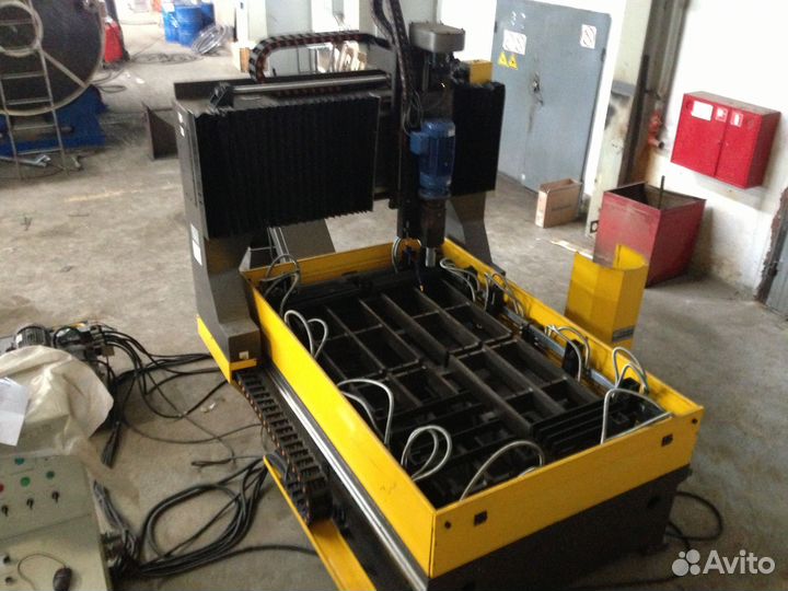 Вертикально-сверлильный станок с чпу