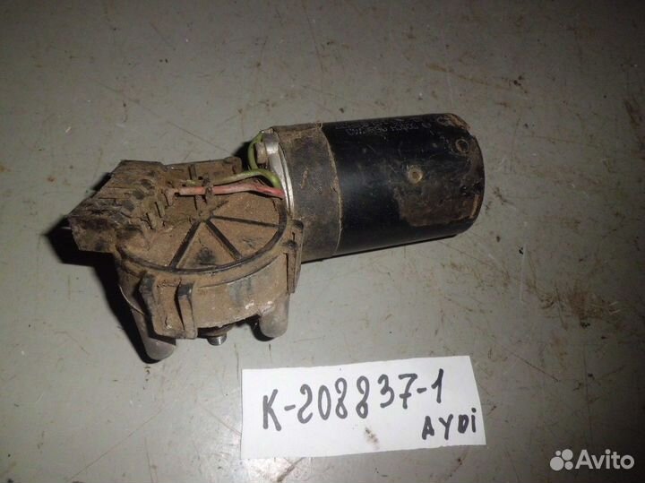 Моторчик стеклоочистителя передний (Audi 80)