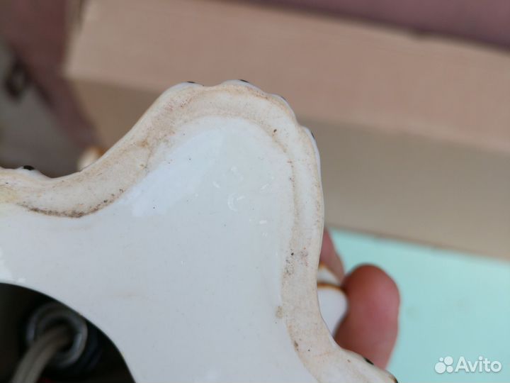 Фарфоровая статуэтка Собака