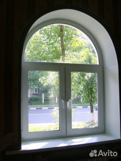 Арочное окно