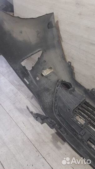 Бампер передний под парктроники и омыватели Toyota