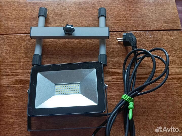 Светодиодный прожектор