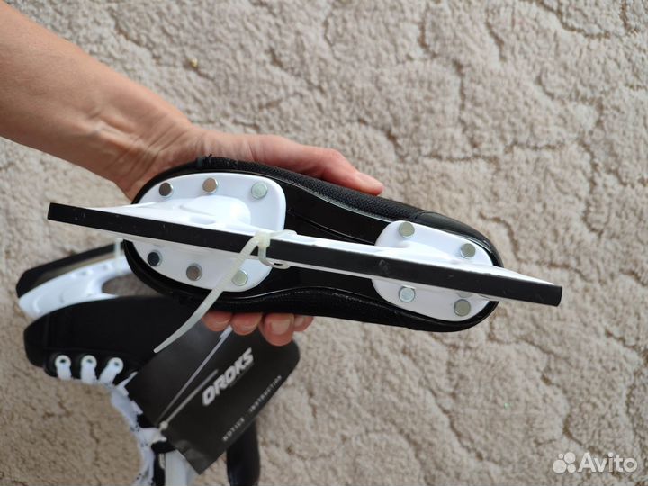 Новые коньки Decathlon 27-28 размер