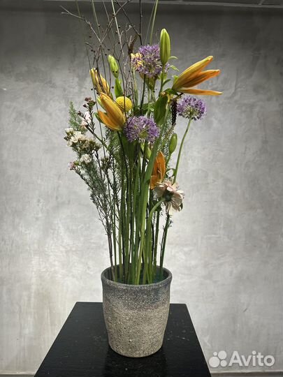 Помощник флориста или флорист