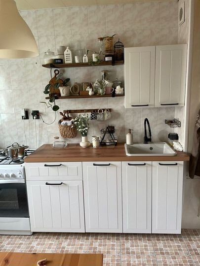 4-к. квартира, 74 м², 1/9 эт.