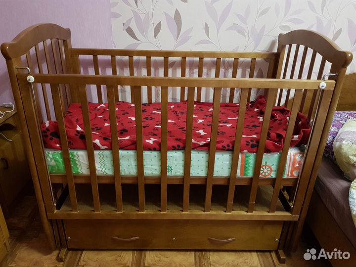 Кровать детская с маятником и ящиком