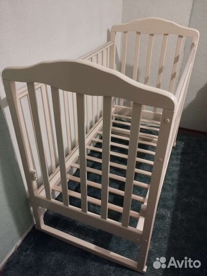 Детская кроватка(колеса-качалка) и матрас Plitex