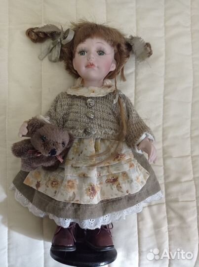 Кукла фарфоровая коллекционная