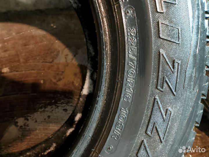 Bridgestone Blizzak DM-V1 225/70 R16