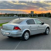 Opel Astra 1.6 MT, 2013, 171 080 км, с пробегом, цена 770 000 руб.