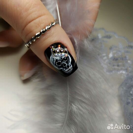 Маникюр, мехенди