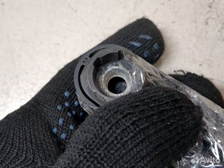 Щеткодержатель левый задний Citroen C4 2015