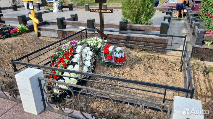 Оградки на кладбище