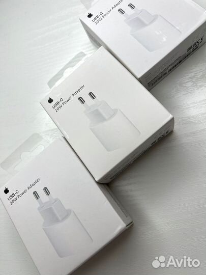 Зарядка на iPhone 20W комплект